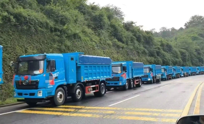 50臺(tái)純電動(dòng)自卸車圓滿交付！2.jpg