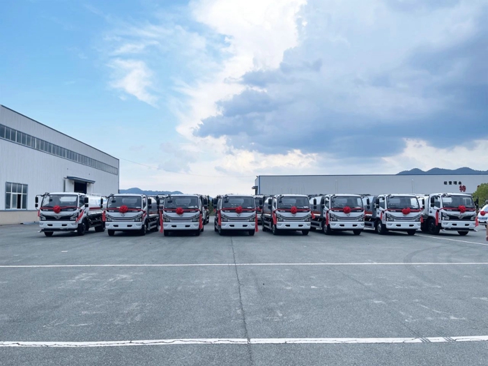 深圳東風環衛車批量交付，助力十堰建設綠色宜居城市！1.jpg